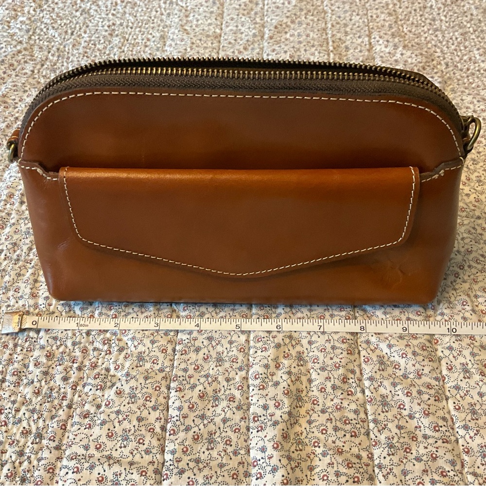 Small Leather Patricia Nash Purse!